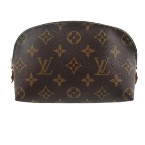 Authentic Louis Vuitton cosmetic bag ! 😘🌈